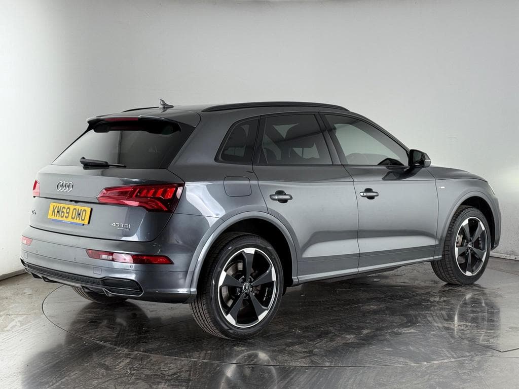AUDI Q5 2.0 TDI 40 Black Edition S Tronic quattro Euro 6 (s/s) 5dr