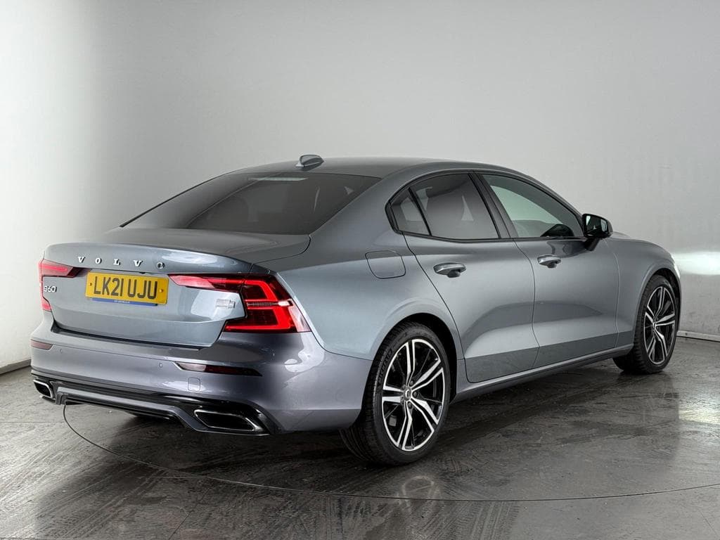 VOLVO S60 2.0h T8 Recharge 11.6kWh R-Design Auto AWD Euro 6 (s/s) 4dr
