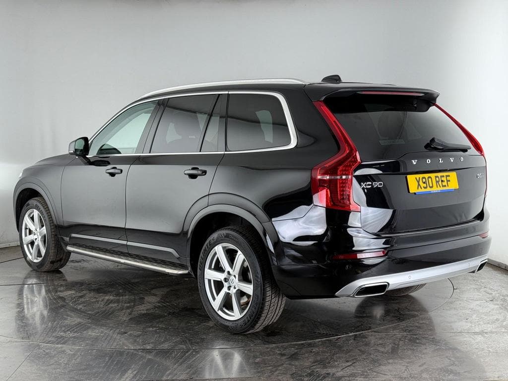 VOLVO XC90 2.0 B5 MHEV Momentum Pro Auto 4WD Euro 6 (s/s) 5dr