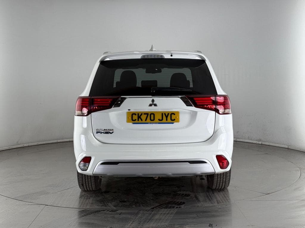 Mitsubishi Outlander 2.4h TwinMotor 13.8kWh Dynamic CVT 4WD Euro 6 (s/s) 5dr