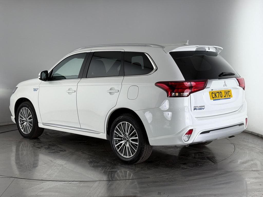 Mitsubishi Outlander 2.4h TwinMotor 13.8kWh Dynamic CVT 4WD Euro 6 (s/s) 5dr