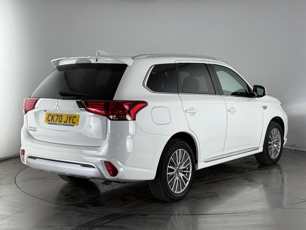 Mitsubishi Outlander 2.4h TwinMotor 13.8kWh Dynamic CVT 4WD Euro 6 (s/s) 5dr