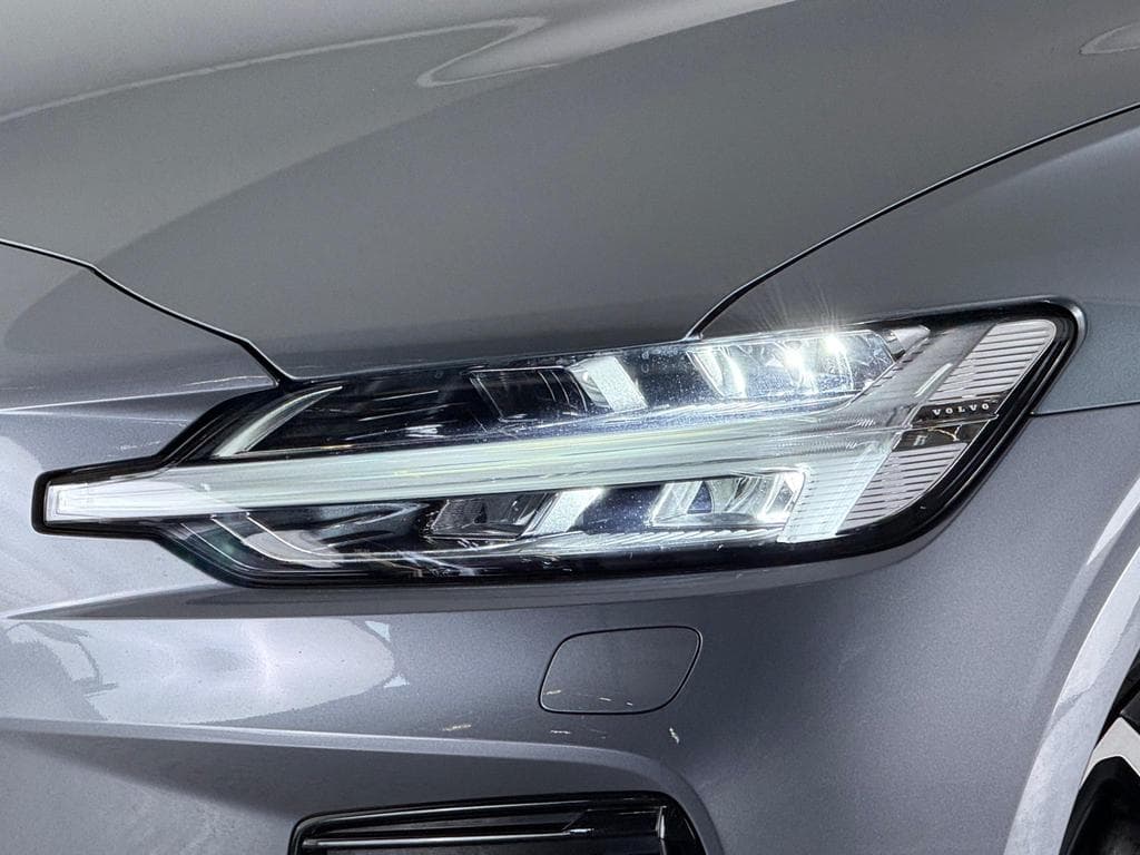 VOLVO S60 2.0h T8 Recharge 11.6kWh R-Design Auto AWD Euro 6 (s/s) 4dr