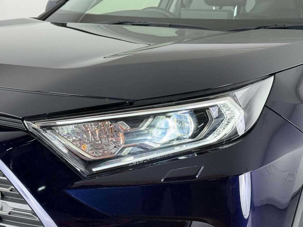 TOYOTA RAV4 thumbnail Lights Front