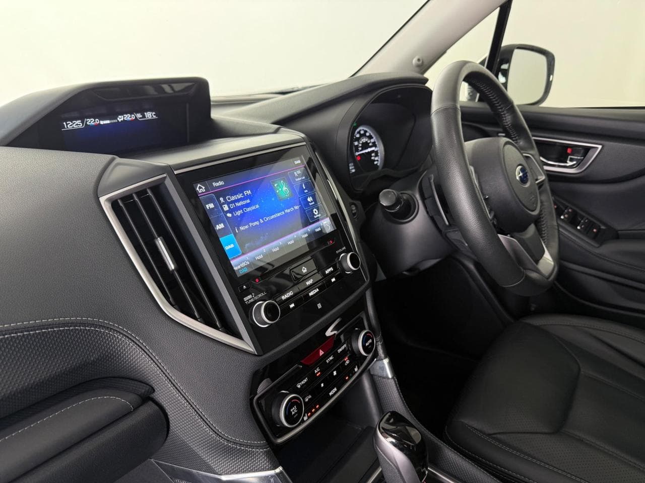 SUBARU Forester thumbnail Interior Front