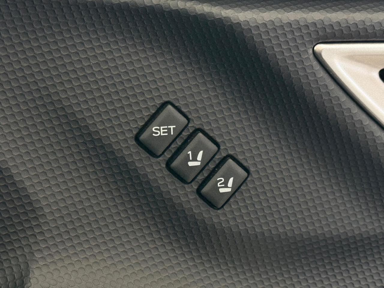 SUBARU Forester thumbnail Misc Controls