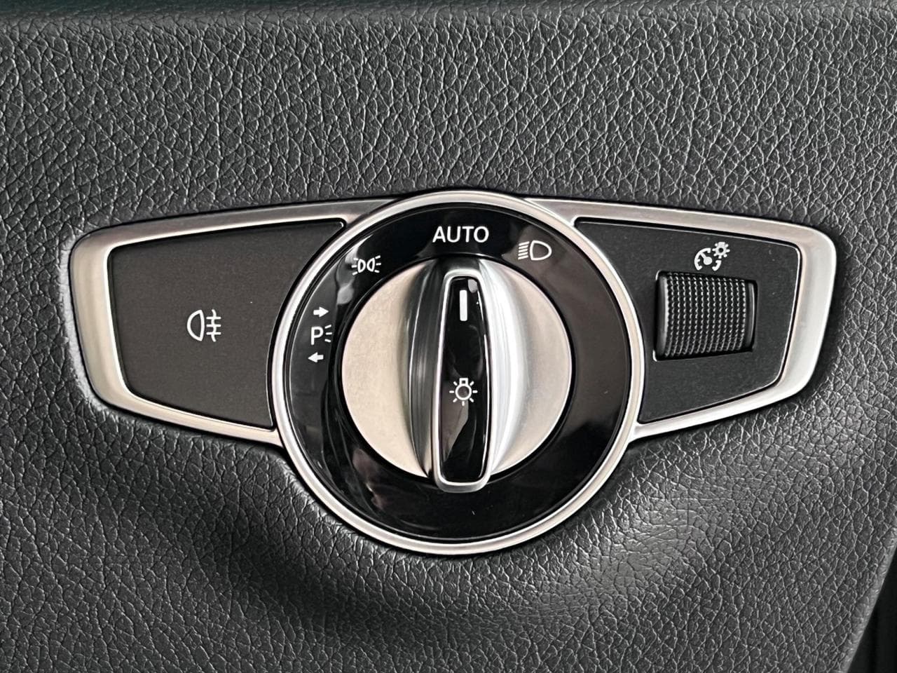 MERCEDES-BENZ E-CLASS thumbnail Misc Controls