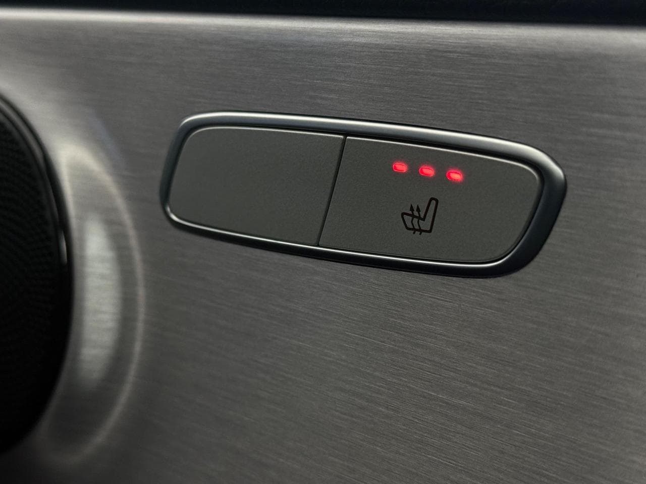 MERCEDES-BENZ C-Class thumbnail Misc Controls