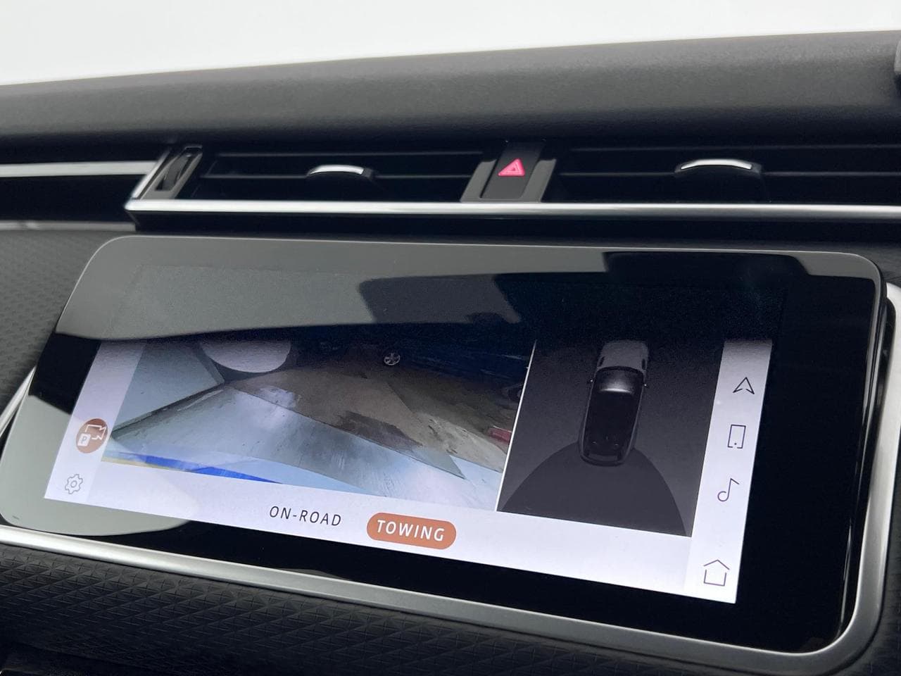 LAND ROVER RANGE ROVER VELAR thumbnail Infotainment System