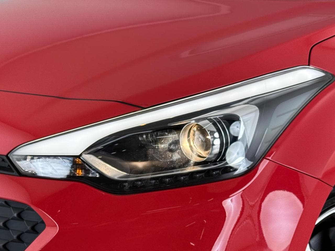 HYUNDAI i20 thumbnail Lights Front