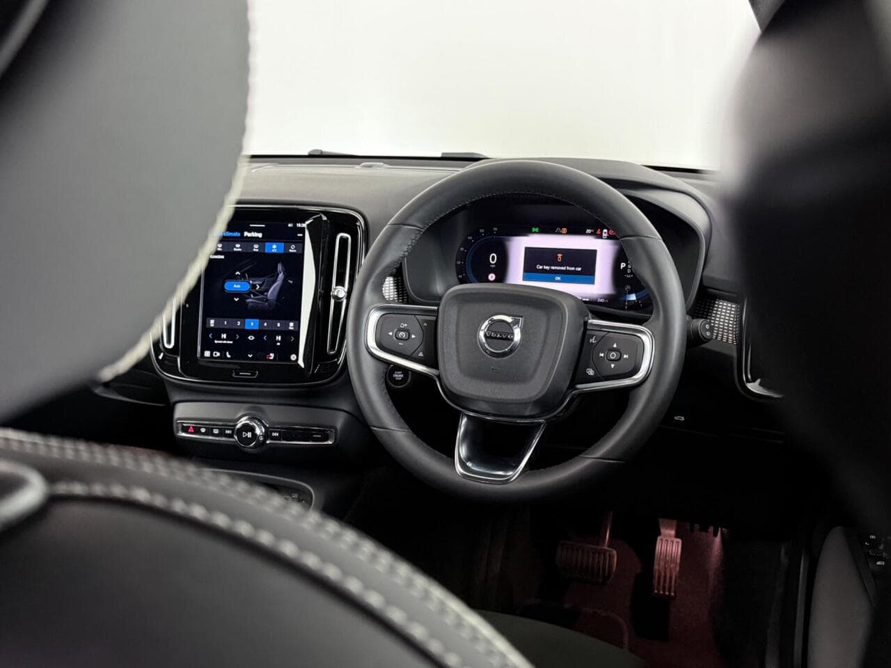 VOLVO XC40 thumbnail Steering Wheel