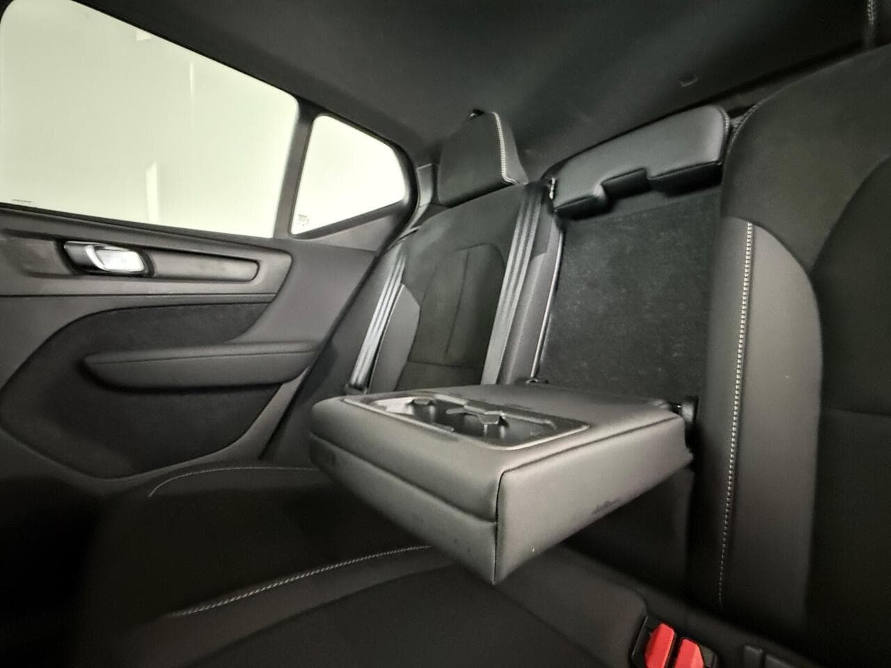 VOLVO XC40 thumbnail Interior Front