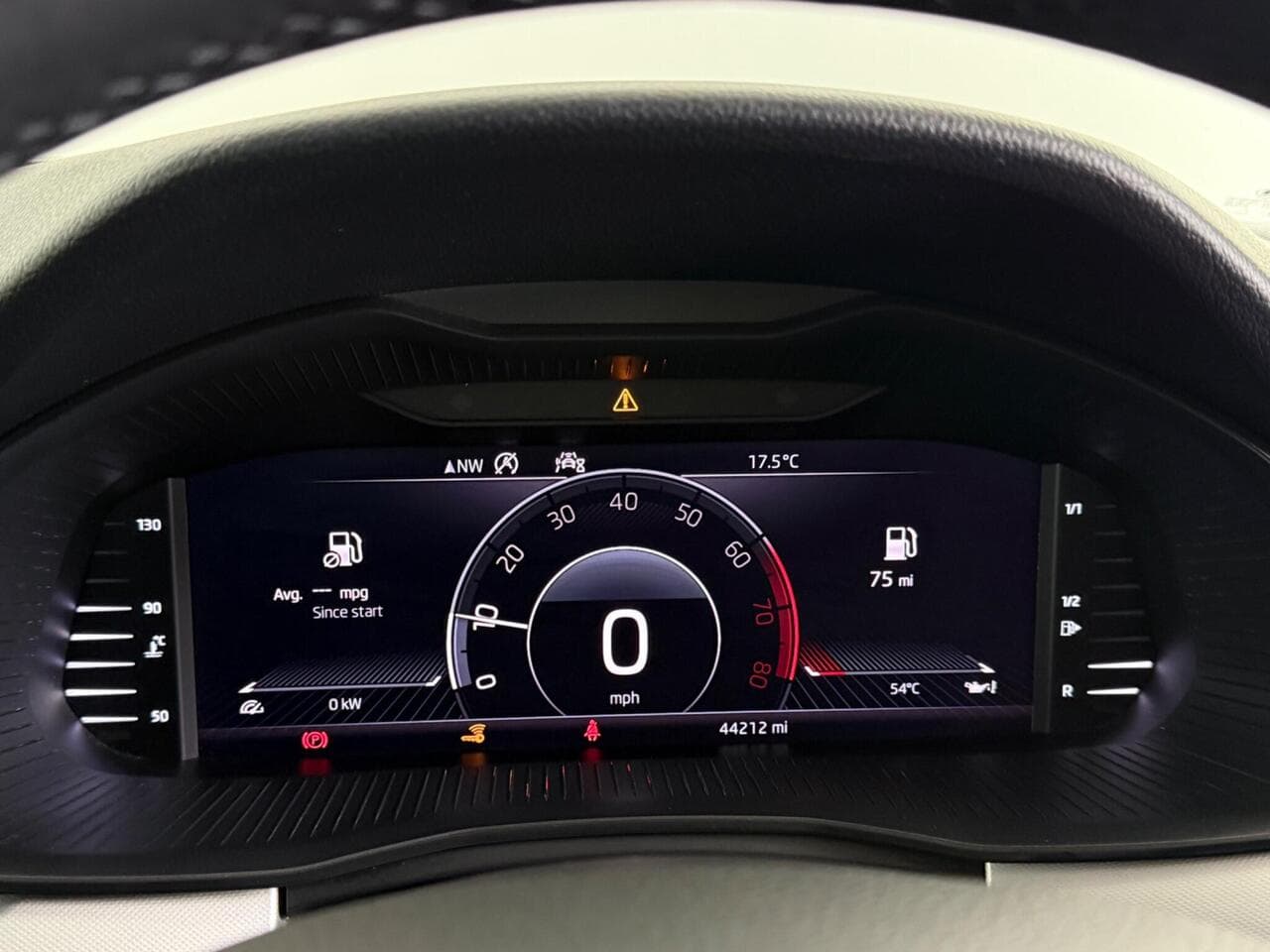 SKODA Kamiq thumbnail Driver Instruments