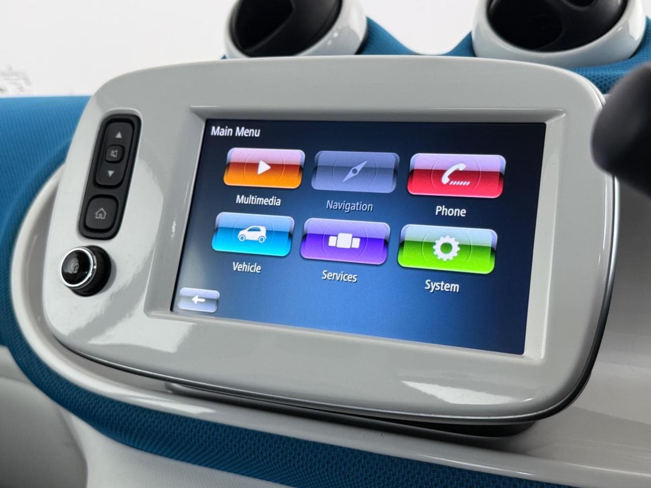 SMART fortwo thumbnail Infotainment System