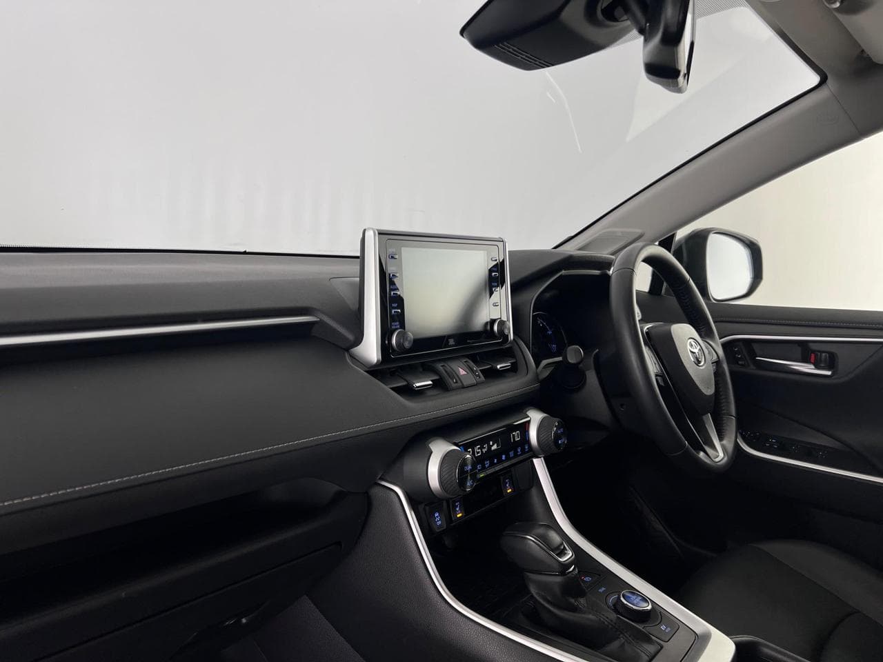 TOYOTA RAV4 thumbnail Interior Front