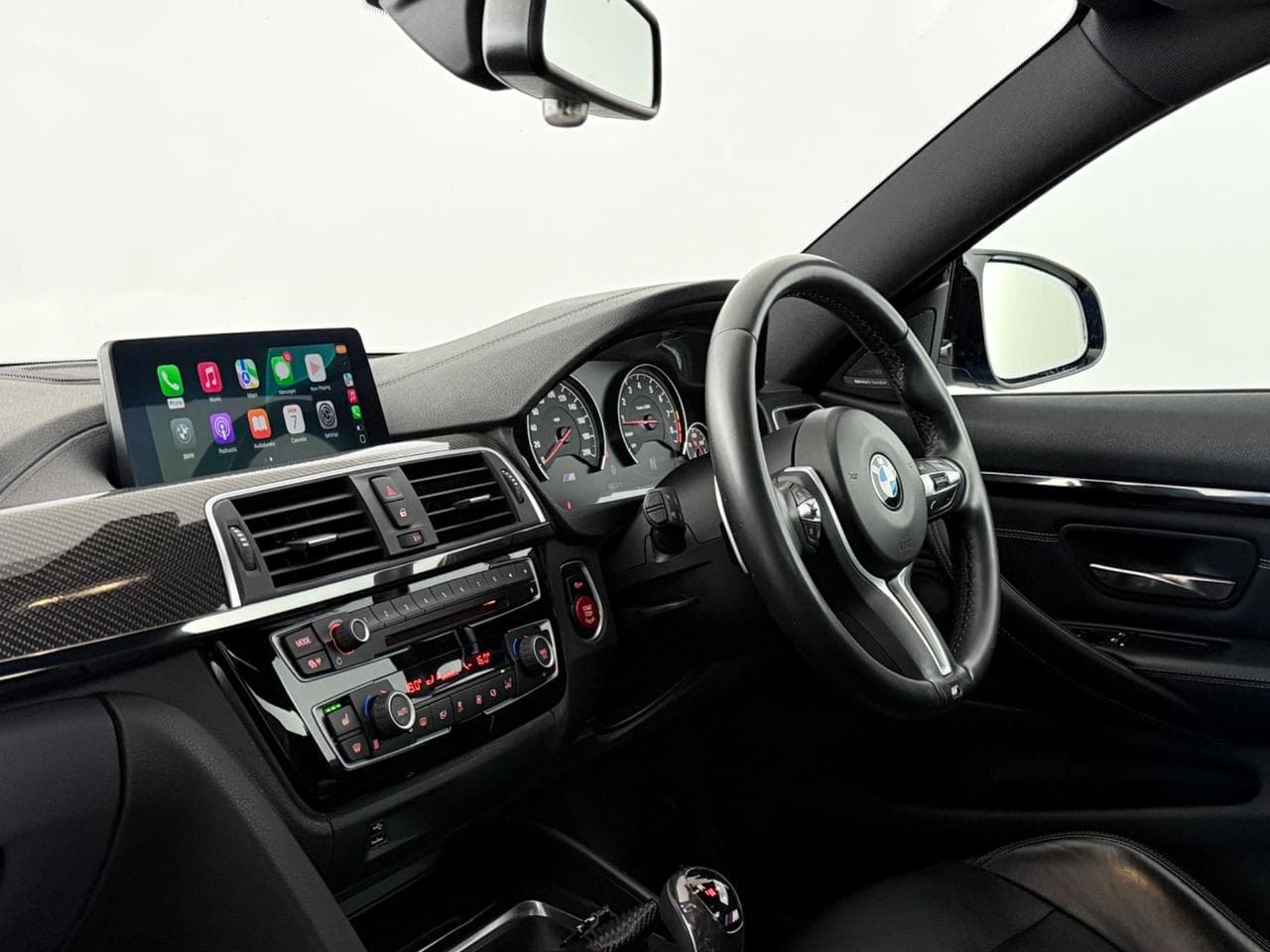 BMW 4 Series thumbnail Interior Front