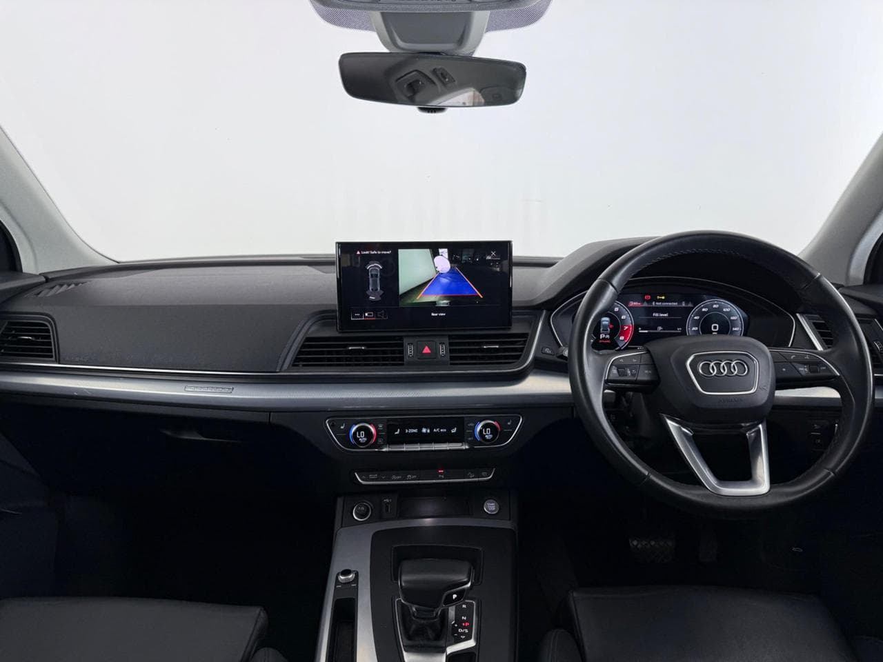 AUDI Q5 thumbnail Interior Front