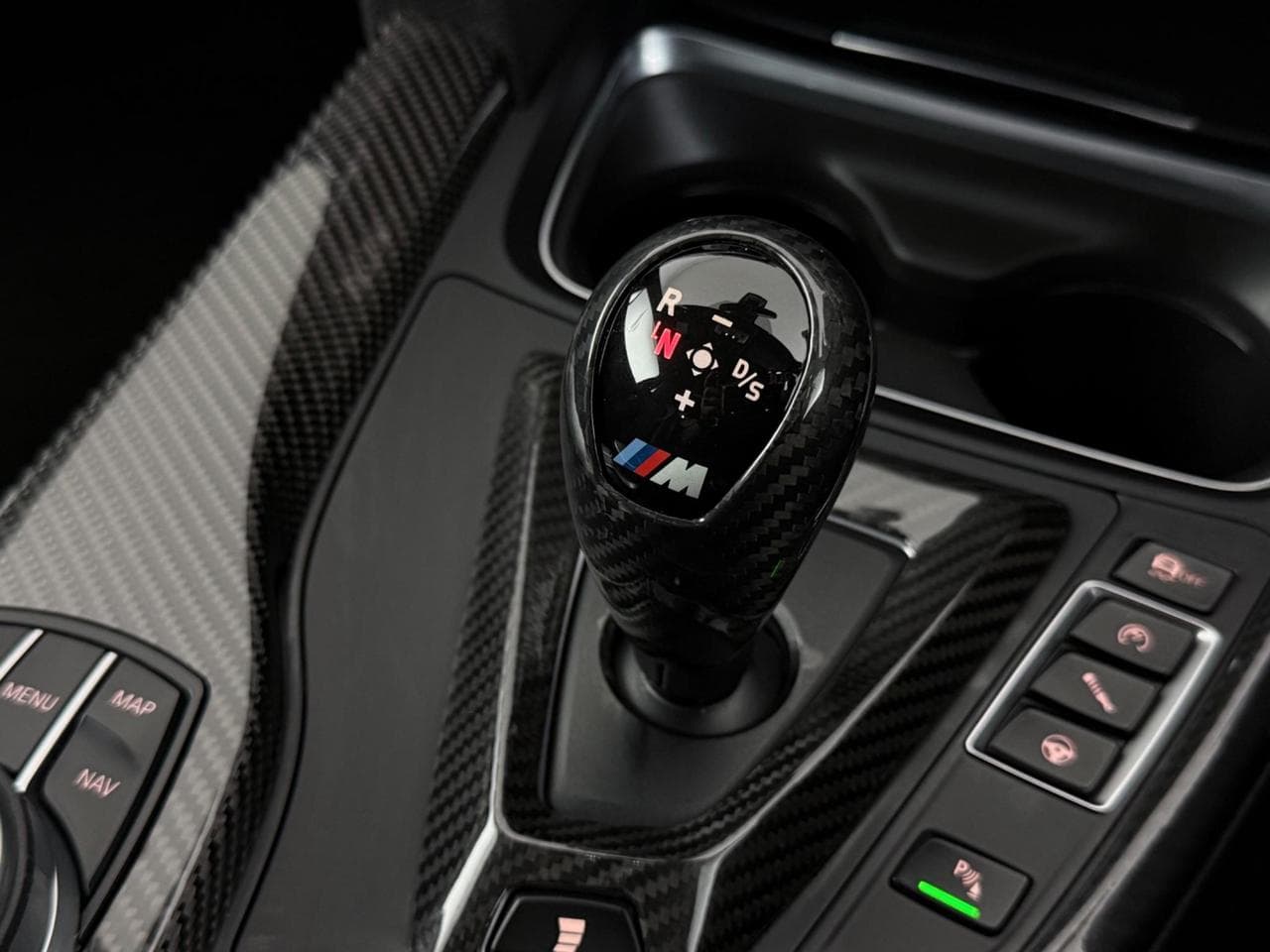 BMW 4 Series thumbnail Interior Front