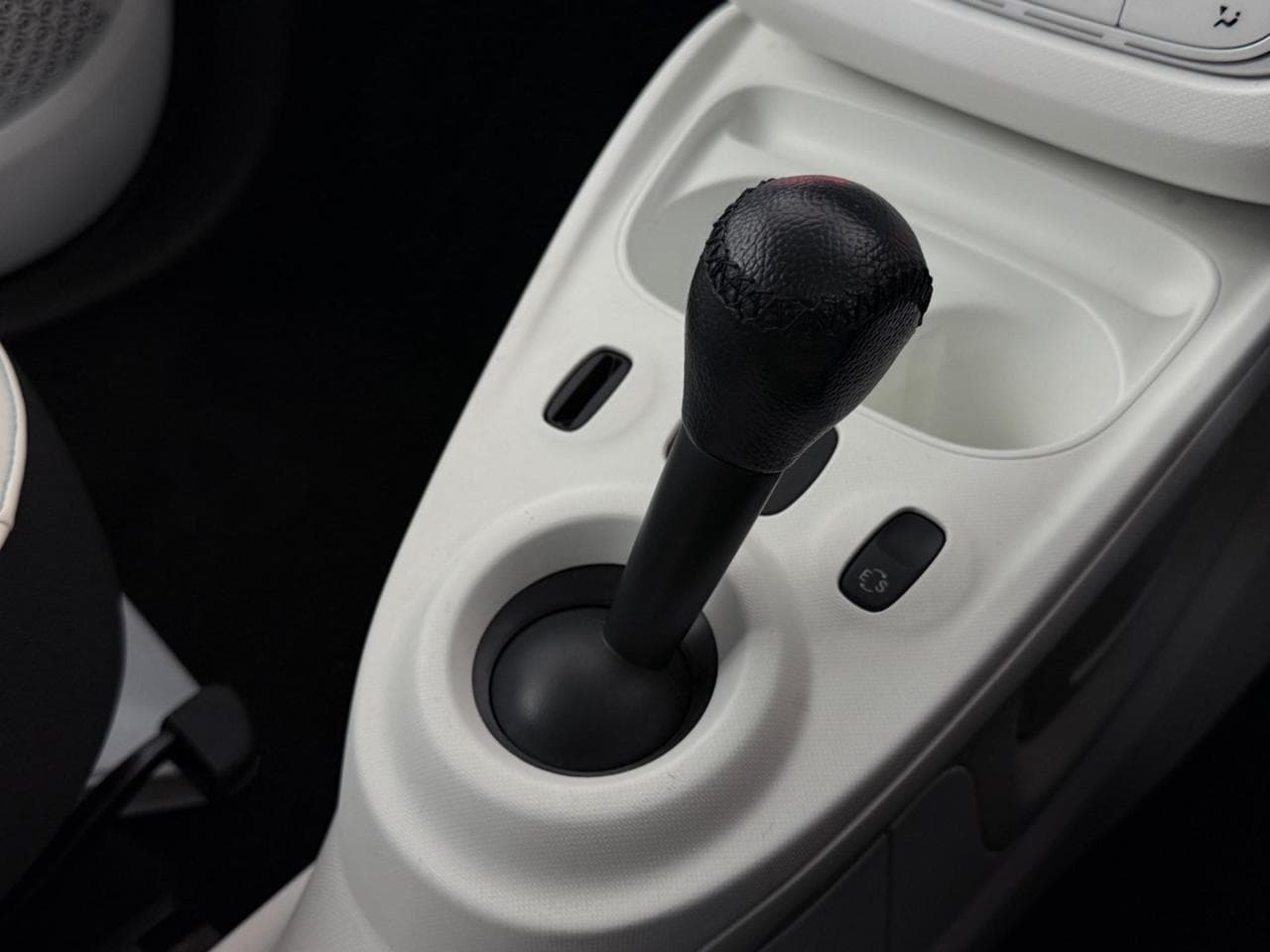 SMART fortwo thumbnail Interior Front