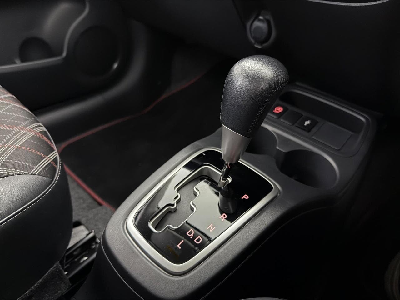 MITSUBISHI Mirage thumbnail Interior Front
