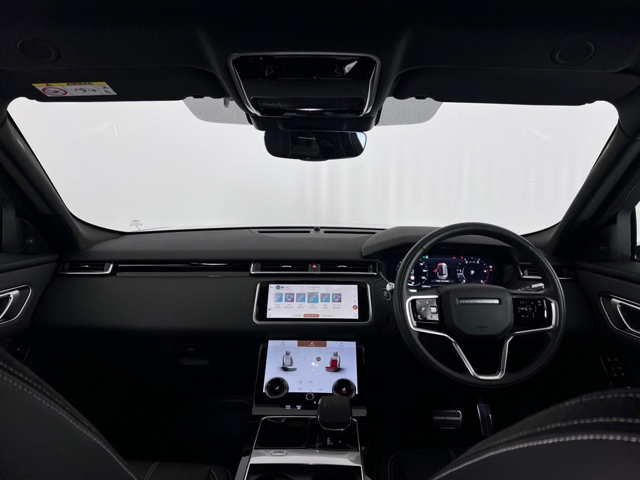 LAND ROVER RANGE ROVER VELAR thumbnail Infotainment System