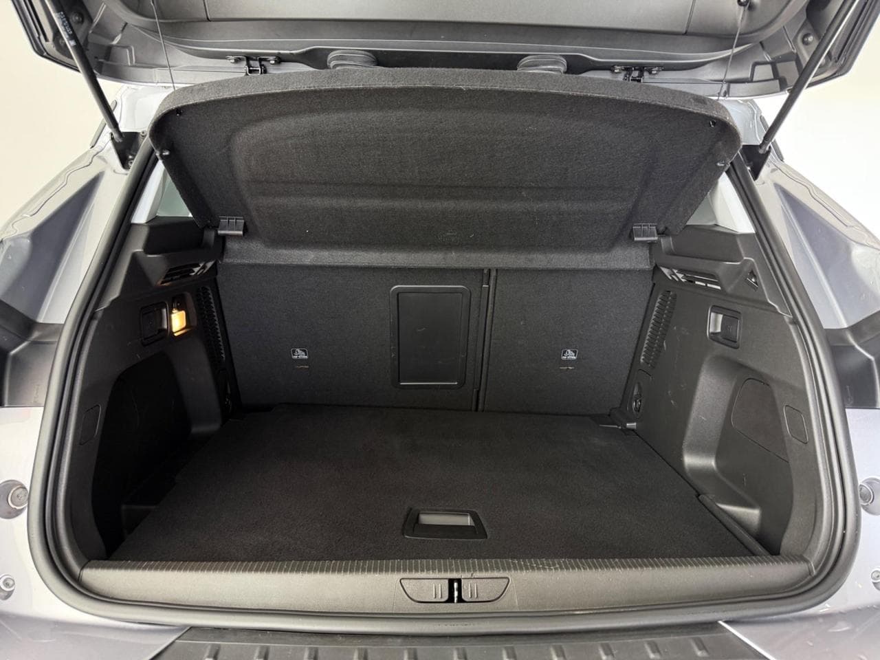 VAUXHALL Grandland X thumbnail Boot