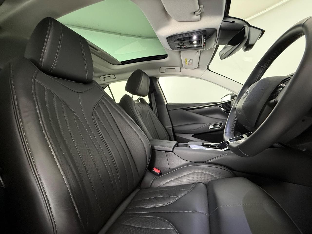 DS 4 thumbnail Seat Driver