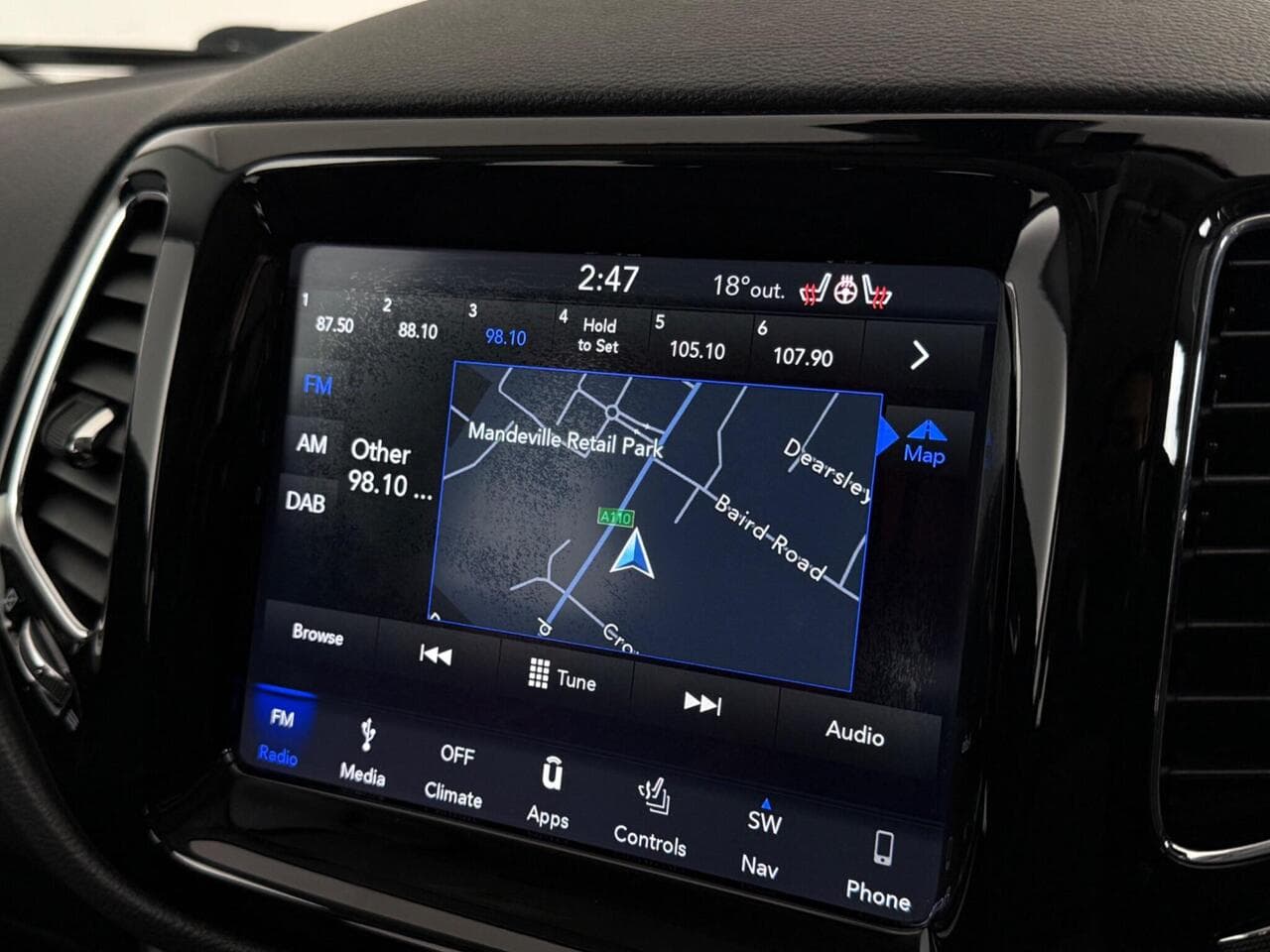 JEEP Compass thumbnail Infotainment System
