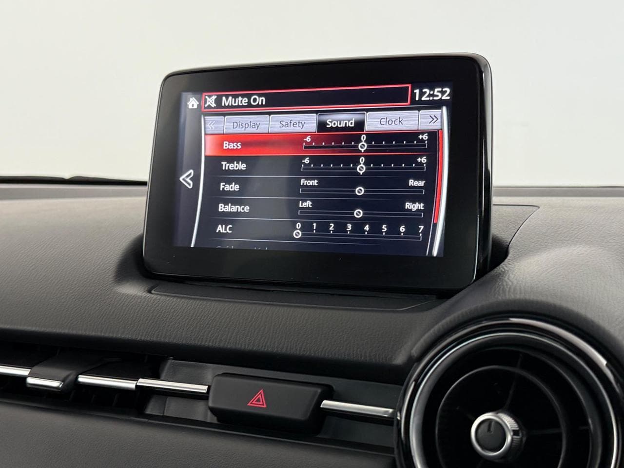 MAZDA 2 thumbnail Infotainment System