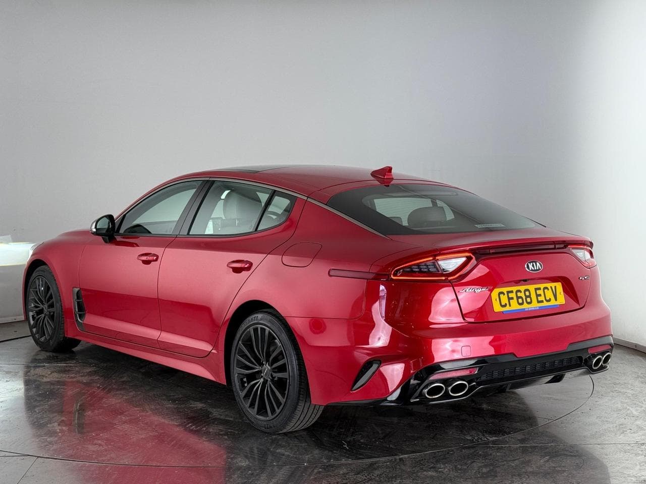 Kia Stinger thumbnail Rear Left