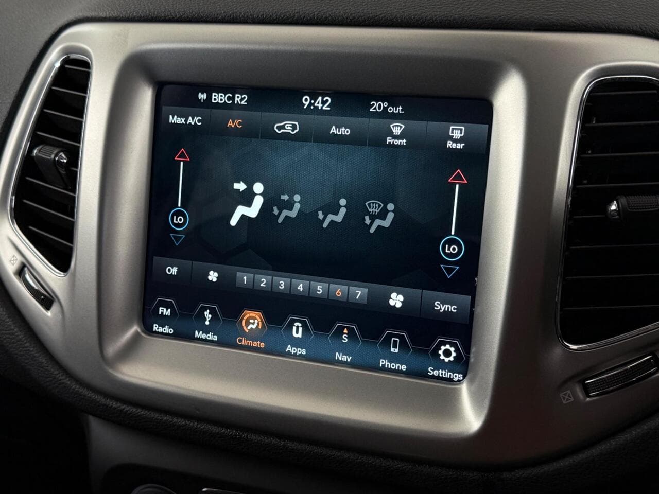 JEEP COMPASS thumbnail Infotainment System