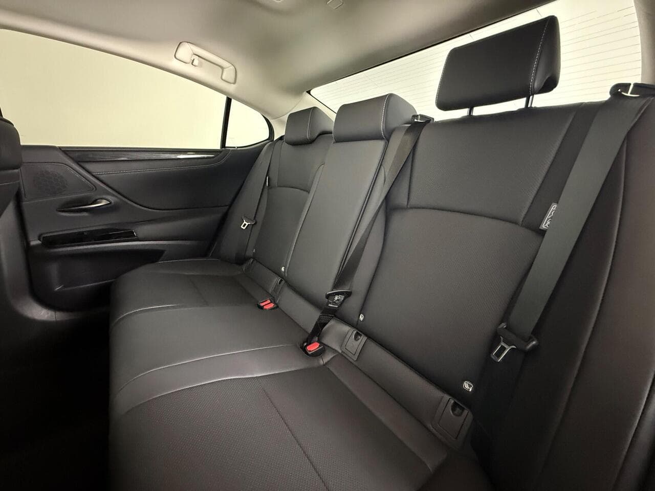 LEXUS ES thumbnail Seats Rear