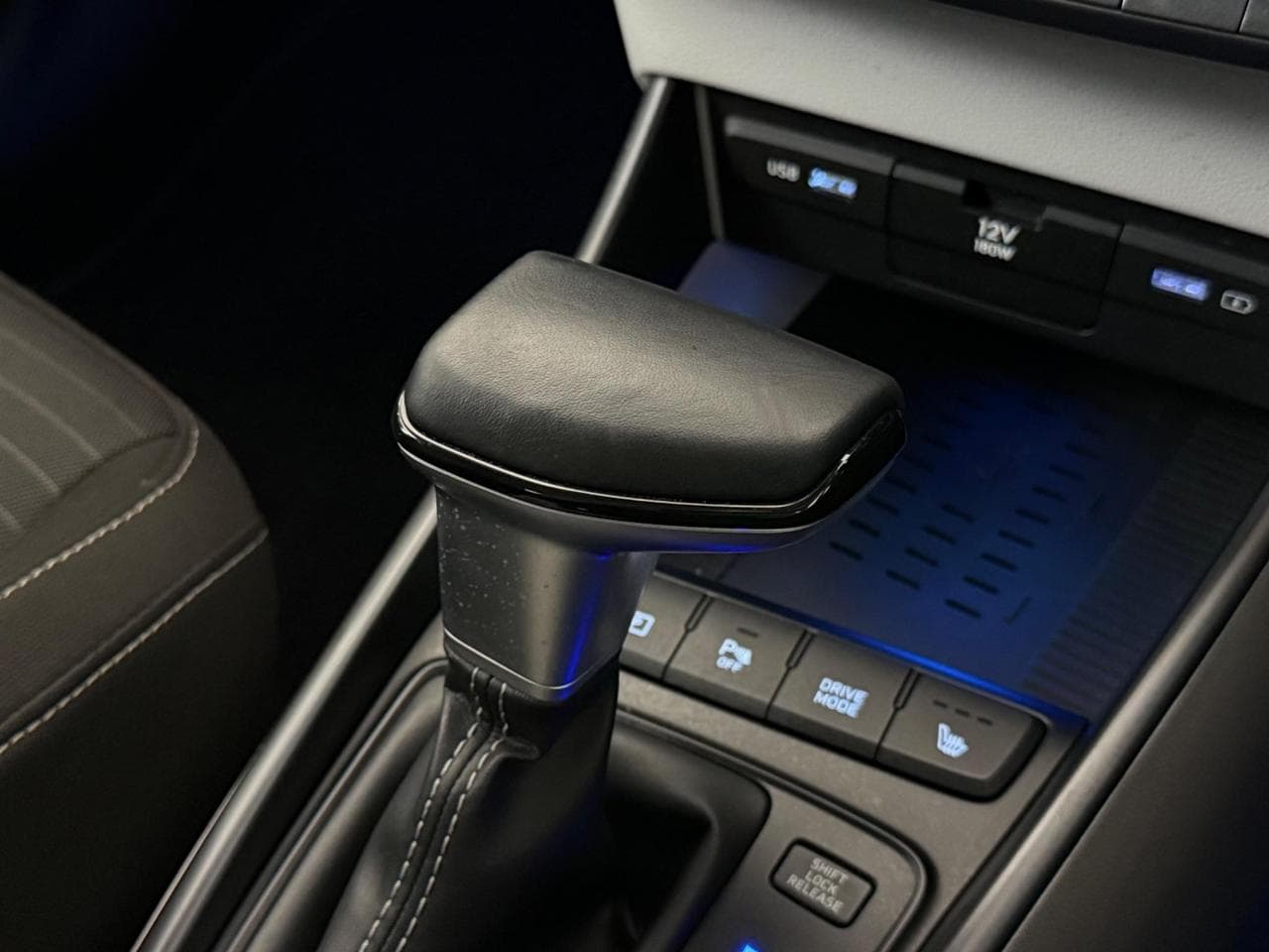 HYUNDAI i20 thumbnail Misc Controls