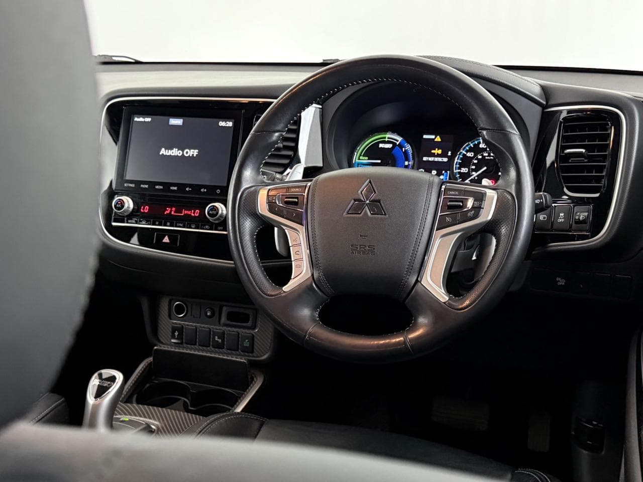 Mitsubishi Outlander thumbnail Steering Wheel