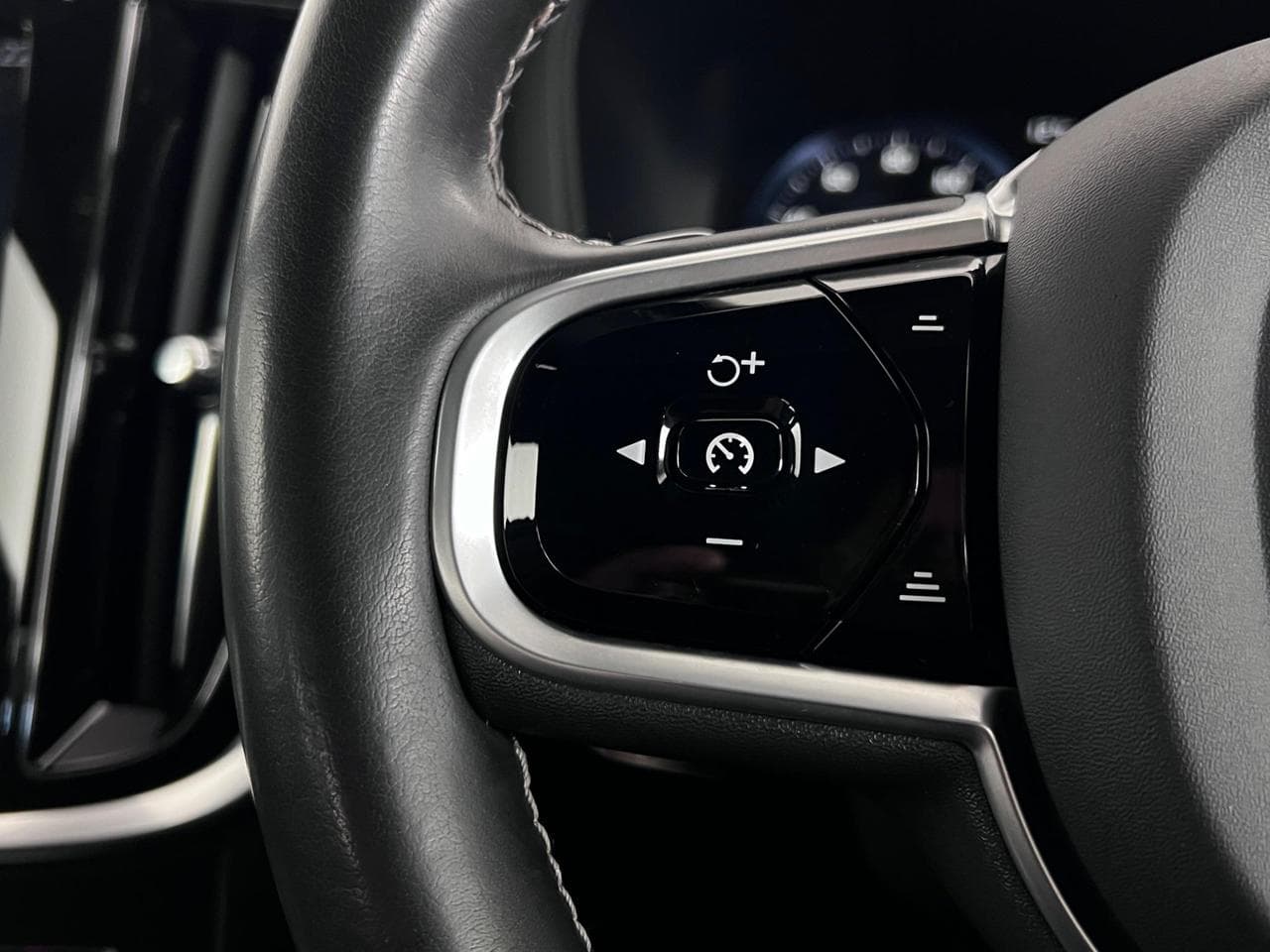 VOLVO S60 thumbnail Misc Controls