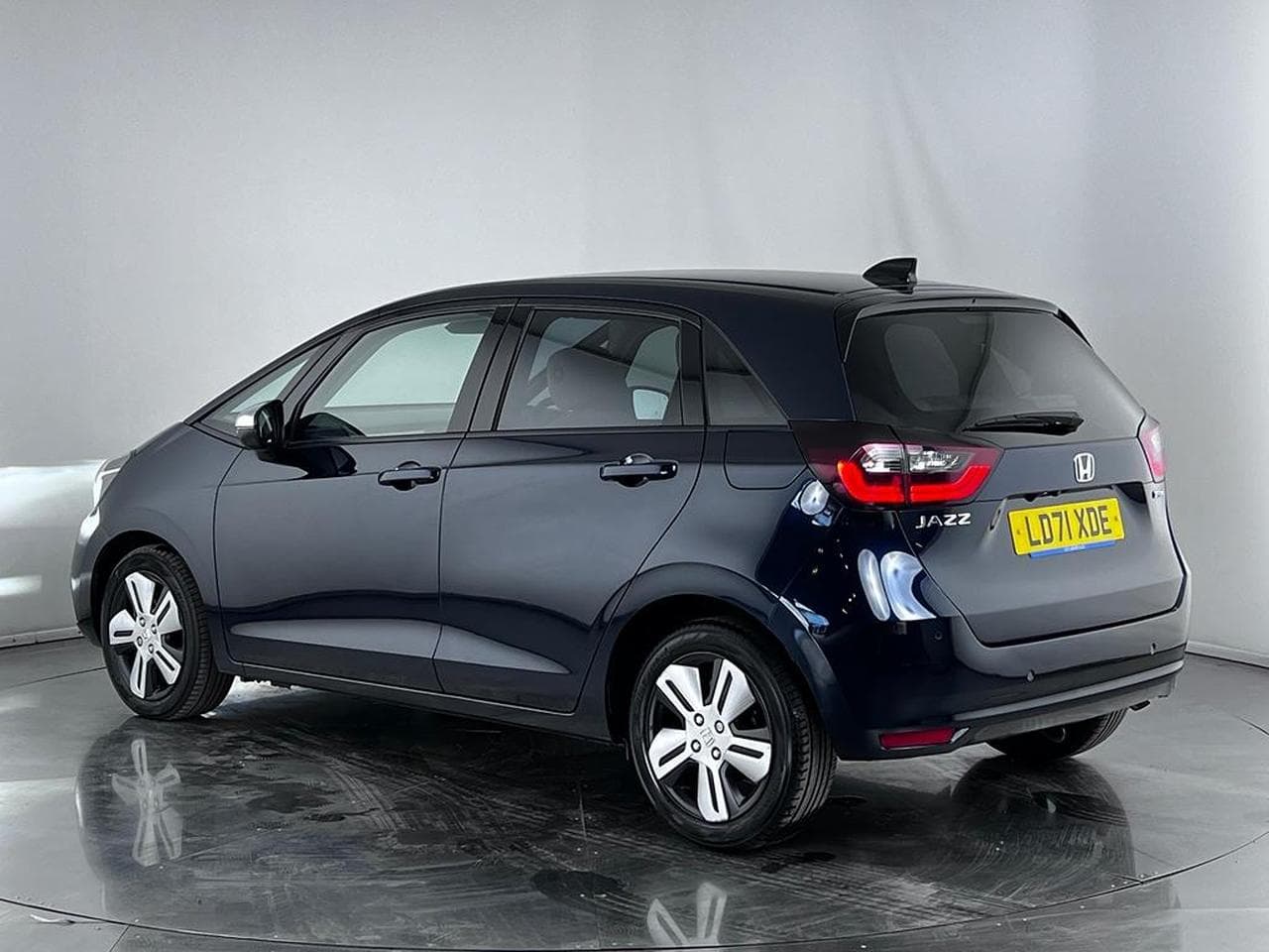 HONDA JAZZ thumbnail Rear Left