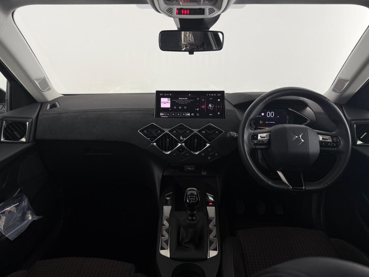DS 3 thumbnail Interior Front
