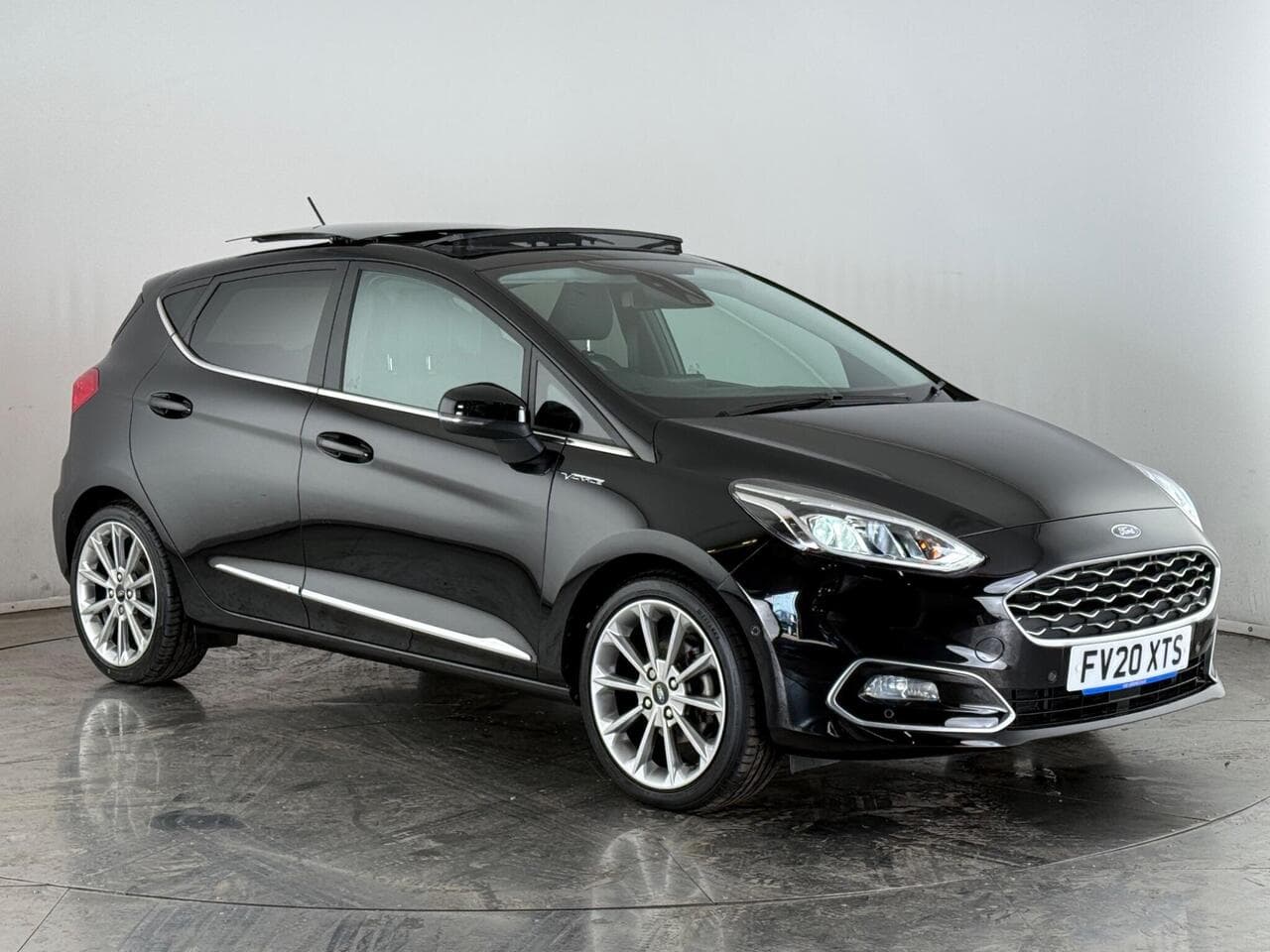 FORD Fiesta - FORD Fiesta 1.0T EcoBoost Vignale Edition Auto Euro 6 (s/s) 5dr
