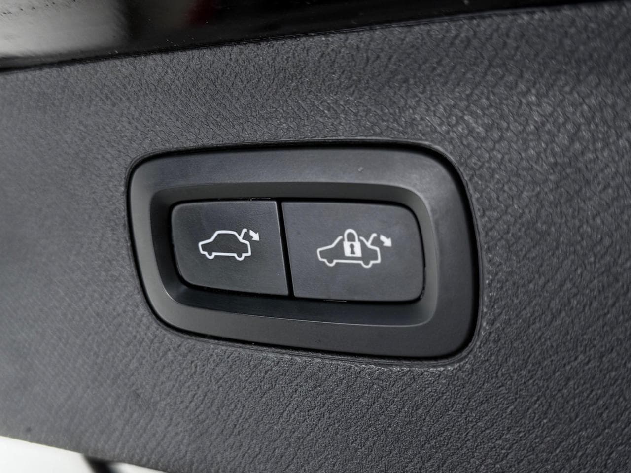 VOLVO XC90 thumbnail Misc Controls