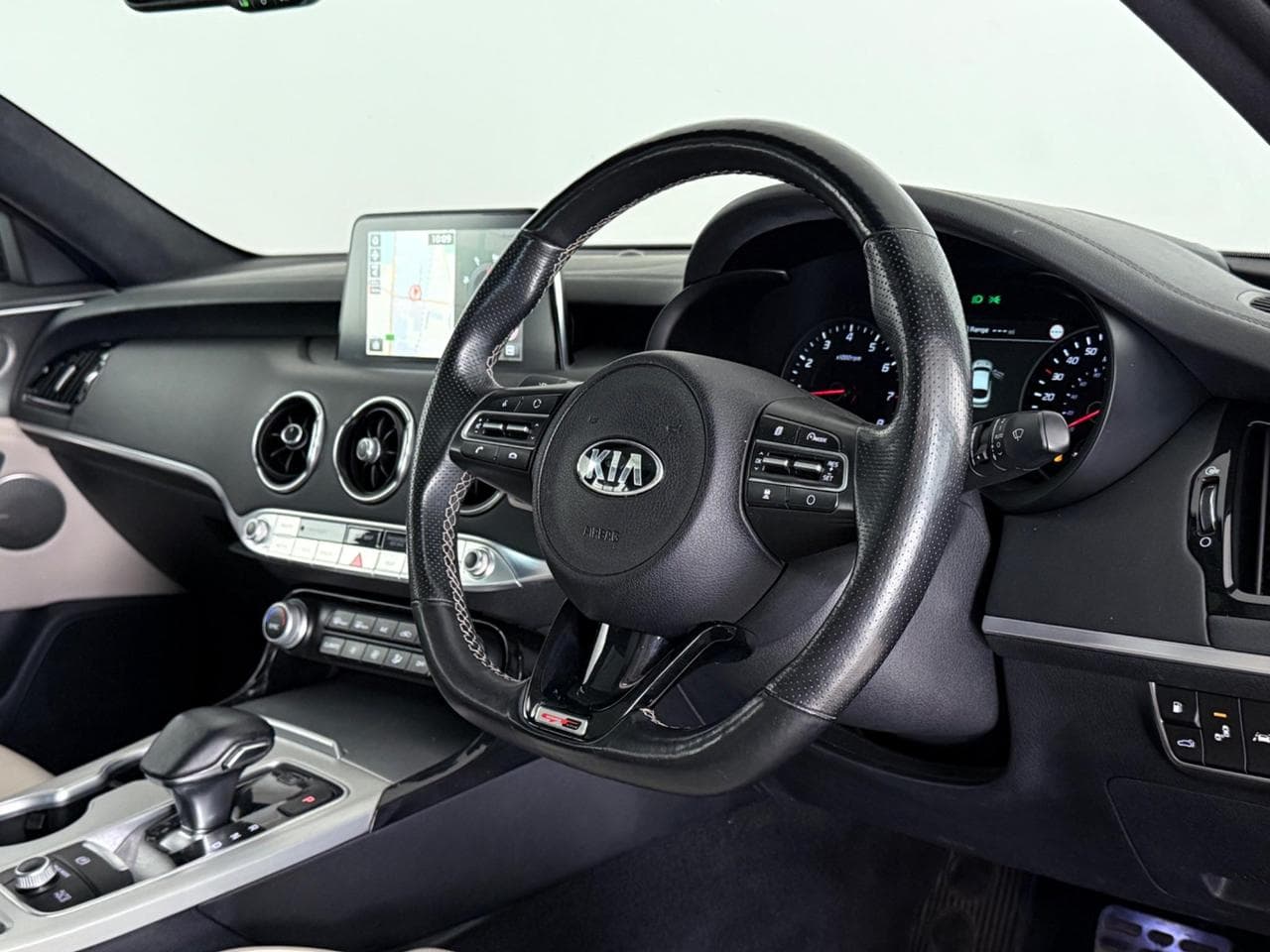 Kia Stinger thumbnail Steering Wheel
