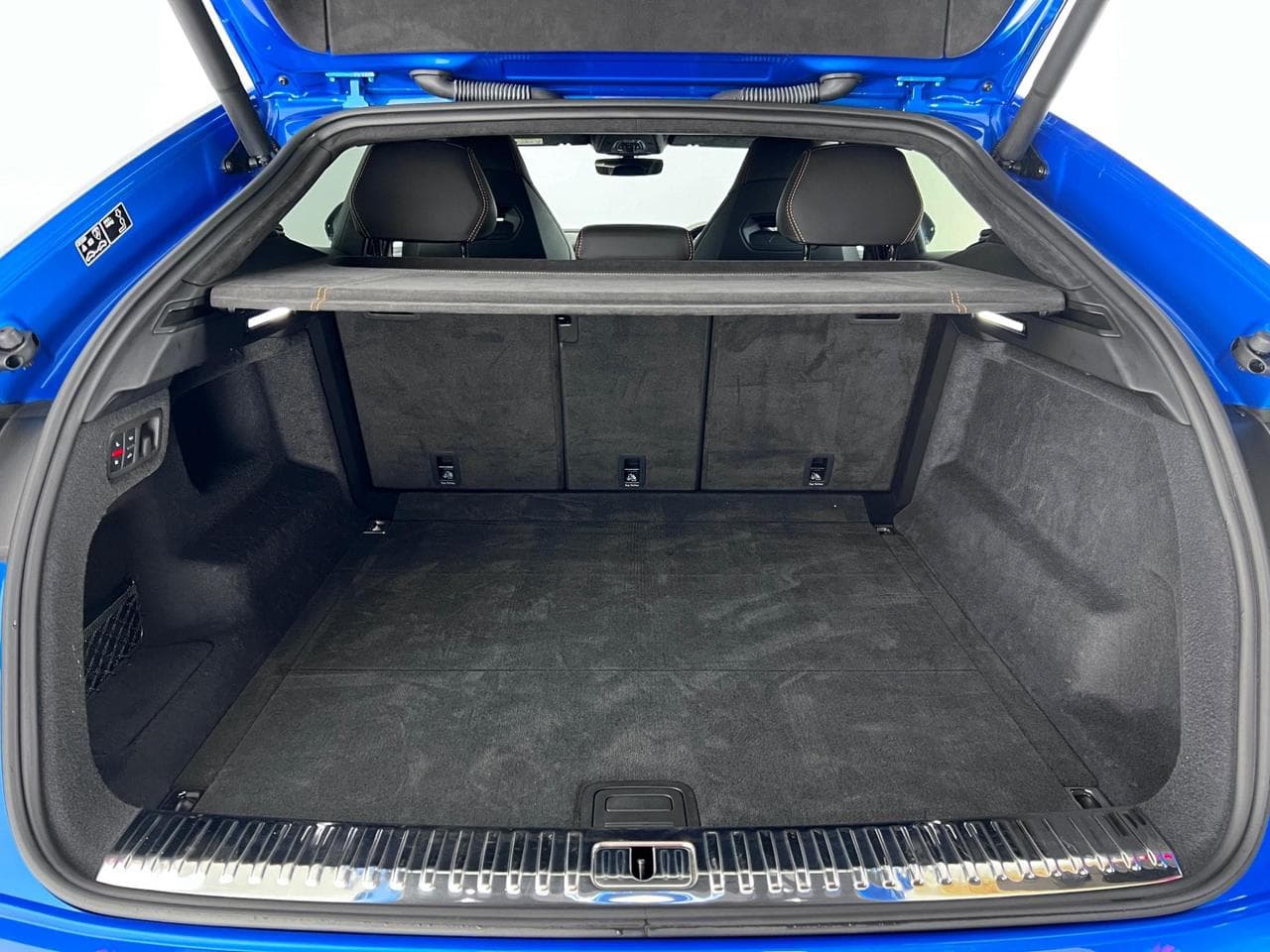 LAMBORGHINI Urus thumbnail Boot