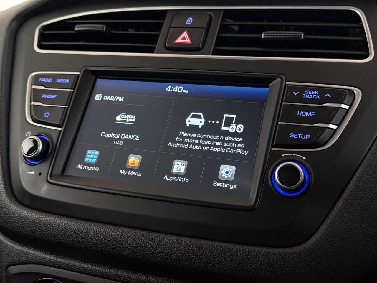 HYUNDAI i20 thumbnail Infotainment System