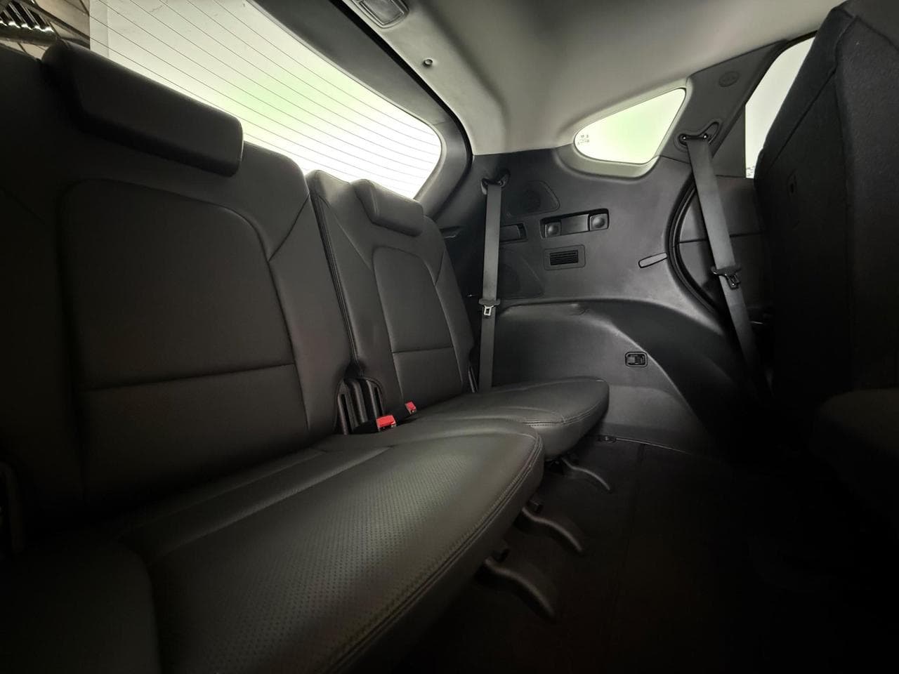 HYUNDAI Santa Fe thumbnail Seats Rear
