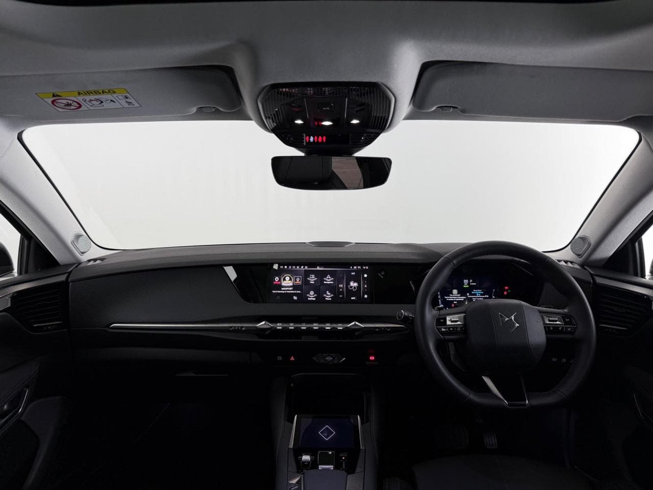 DS 4 thumbnail Interior Front