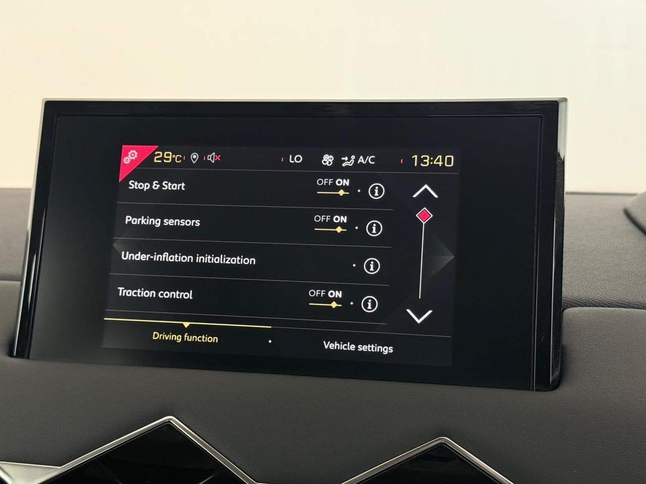 DS 3 Crossback thumbnail Infotainment System