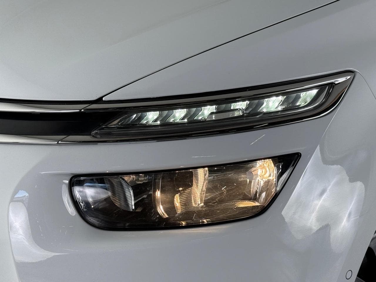 CITROEN C4 Picasso thumbnail Lights Front