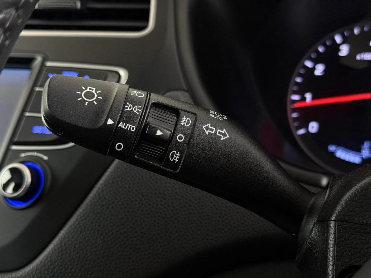 HYUNDAI i20 thumbnail Misc Controls