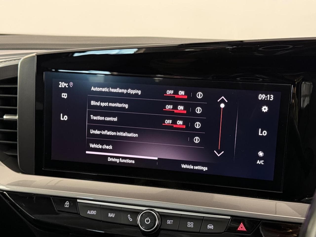 VAUXHALL Mokka thumbnail Infotainment System