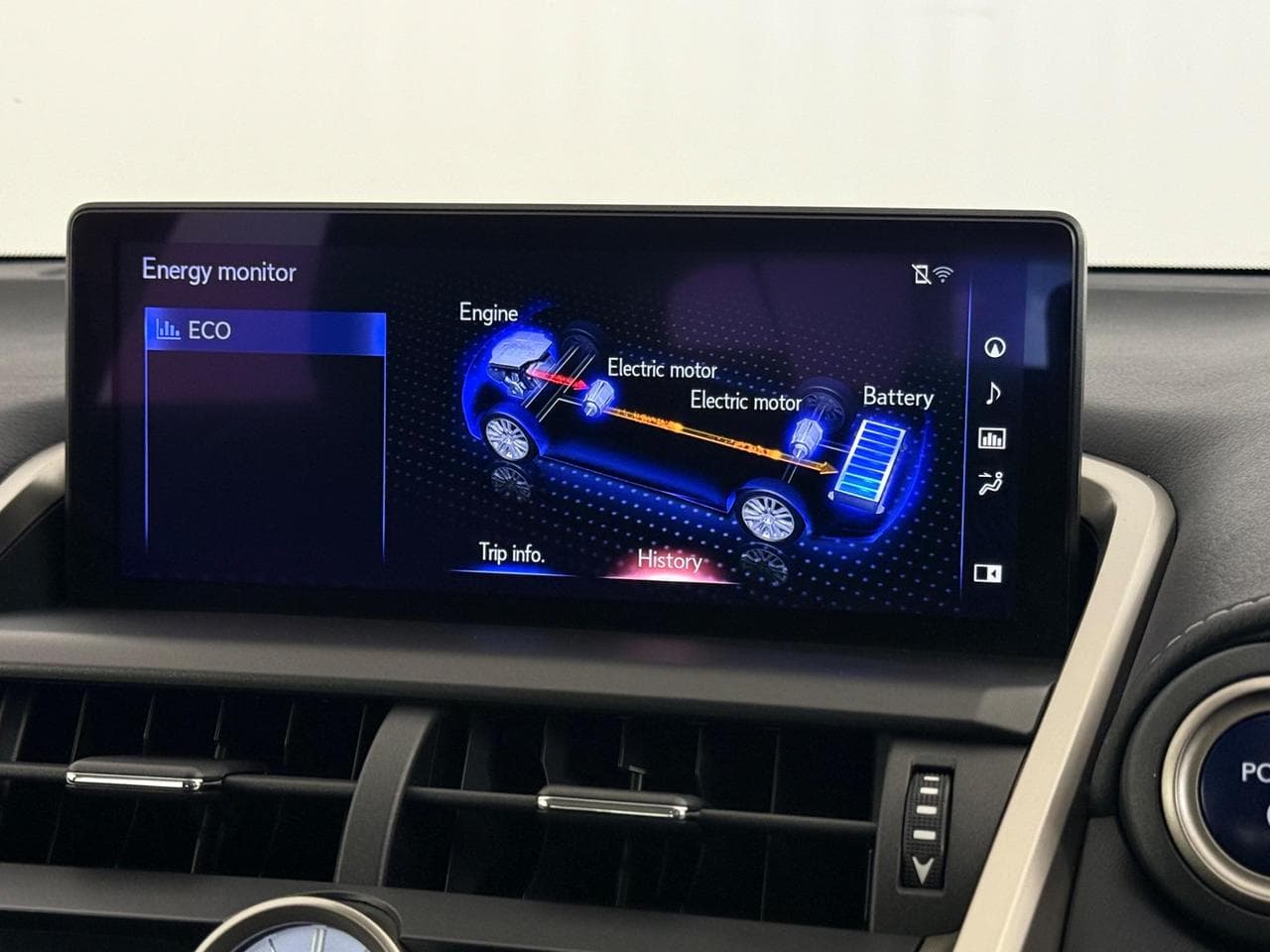 LEXUS NX thumbnail Infotainment System