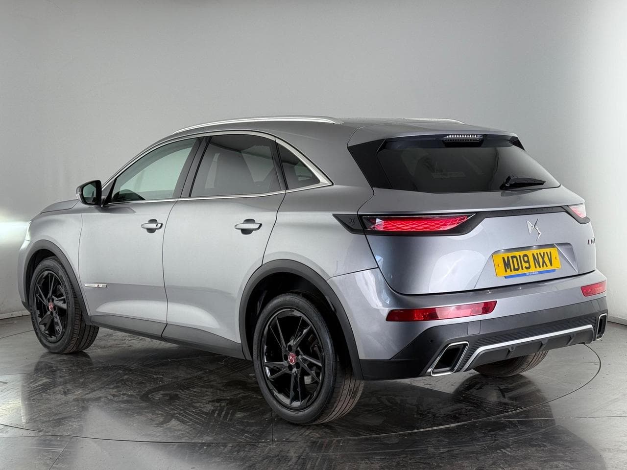 DS 7 Crossback thumbnail Rear Left